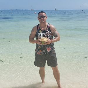 Meet your Posher, Cesar